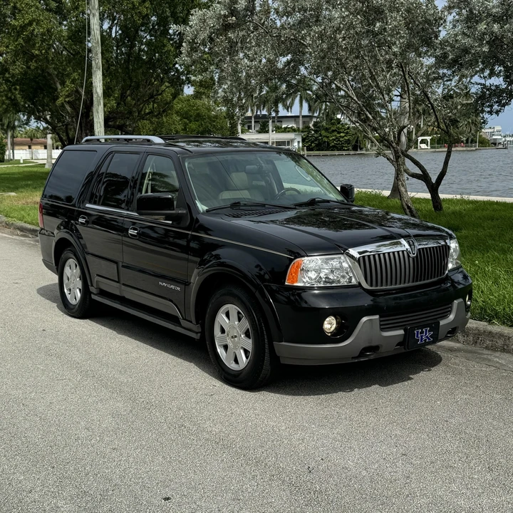 2003 Lincoln Navigator 2nd Gen - Image 2 of 12