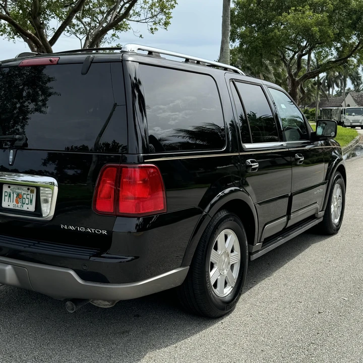 2003 Lincoln Navigator 2nd Gen - Image 11 of 12