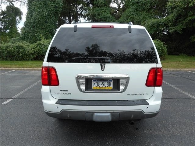 2003 Lincoln Navigator 2nd Gen - Image 5 of 12