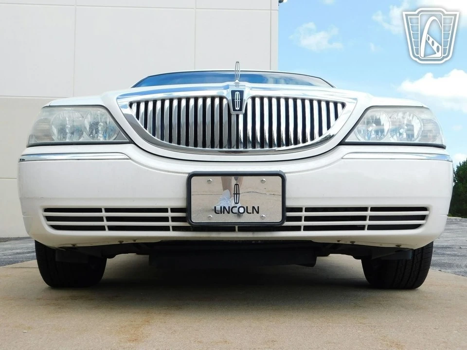 2003 Lincoln Town Car - Image 21 of 21