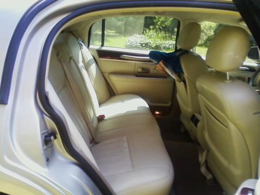 2003 Lincoln Town Car - Image 4 of 8