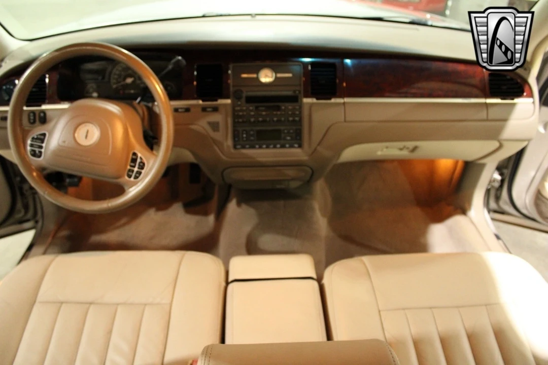2003 Lincoln Town Car - Image 12 of 12