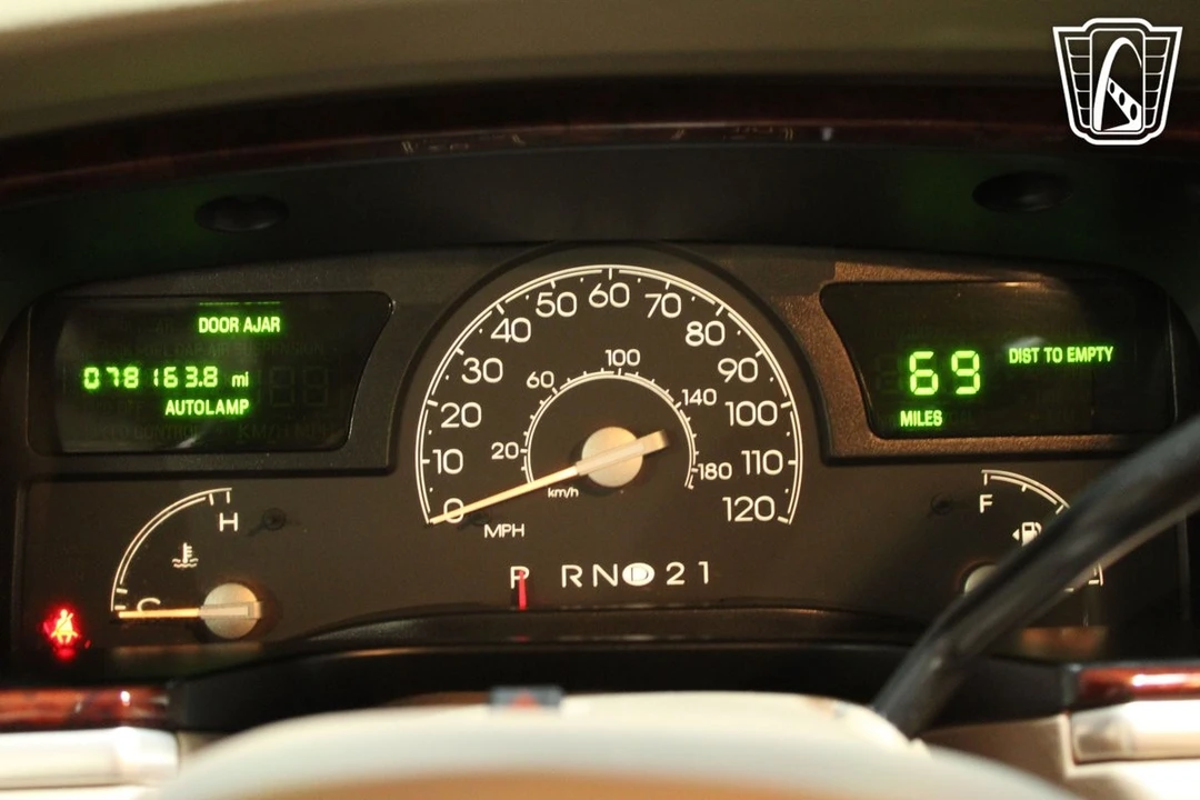 2003 Lincoln Town Car - Image 12 of 12