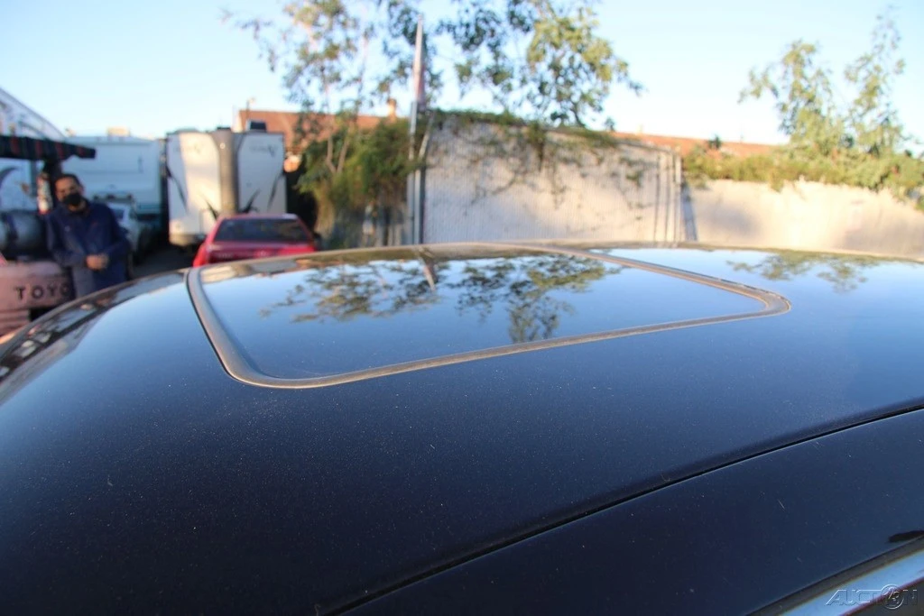 2003 Lincoln Town Car - Image 10 of 21