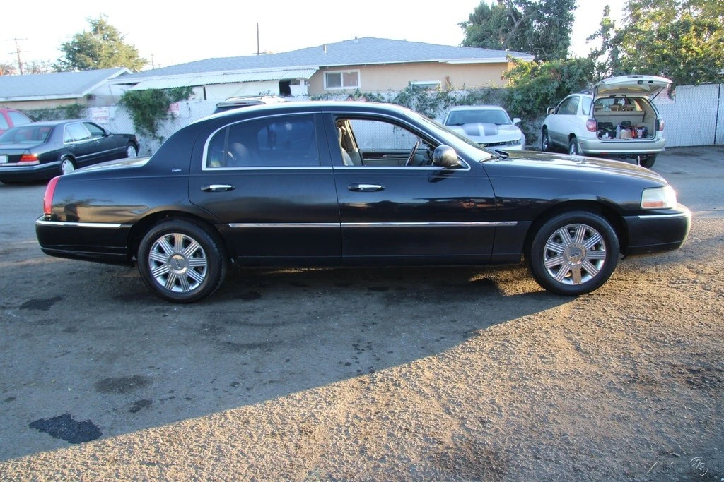 2003 Lincoln Town Car - Image 7 of 21