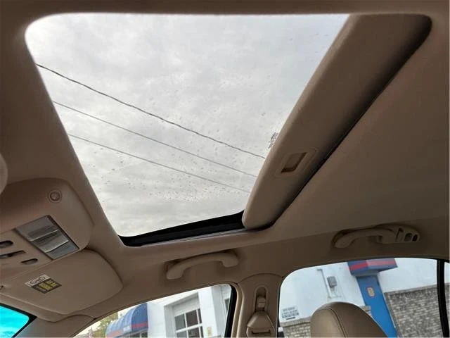 2003 Lincoln Town Car - Image 17 of 21