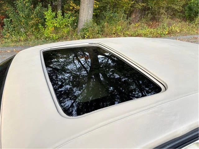 2003 Lincoln Town Car - Image 18 of 21