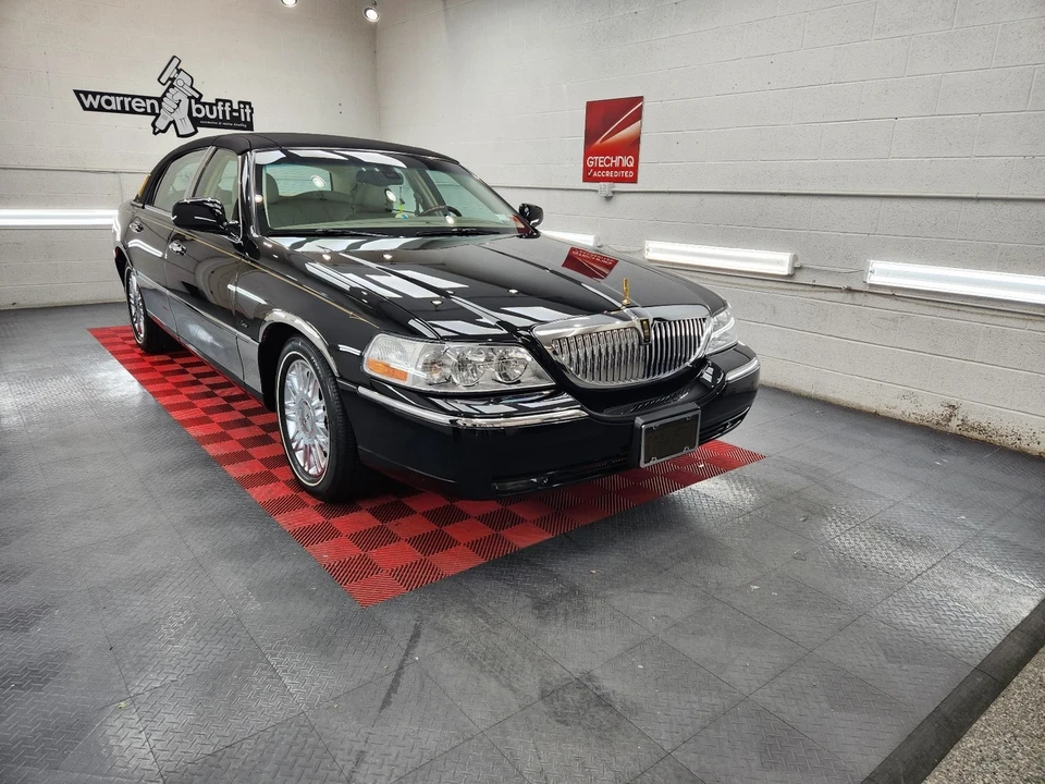2003 Lincoln Town Car - Image 19 of 21