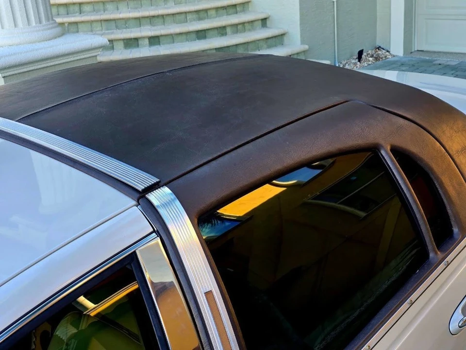 2003 Lincoln Town Car - Image 12 of 21
