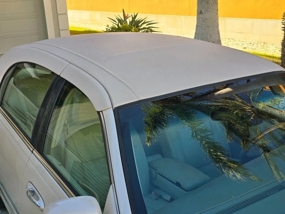 2003 Lincoln Town Car - Image 8 of 21