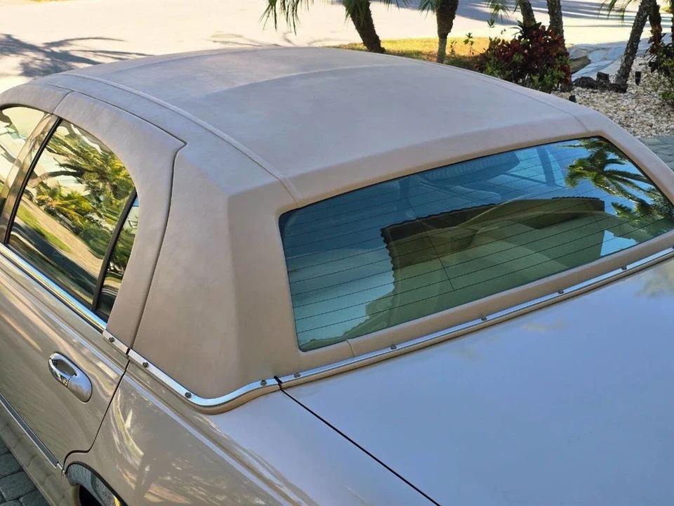 2003 Lincoln Town Car - Image 10 of 21