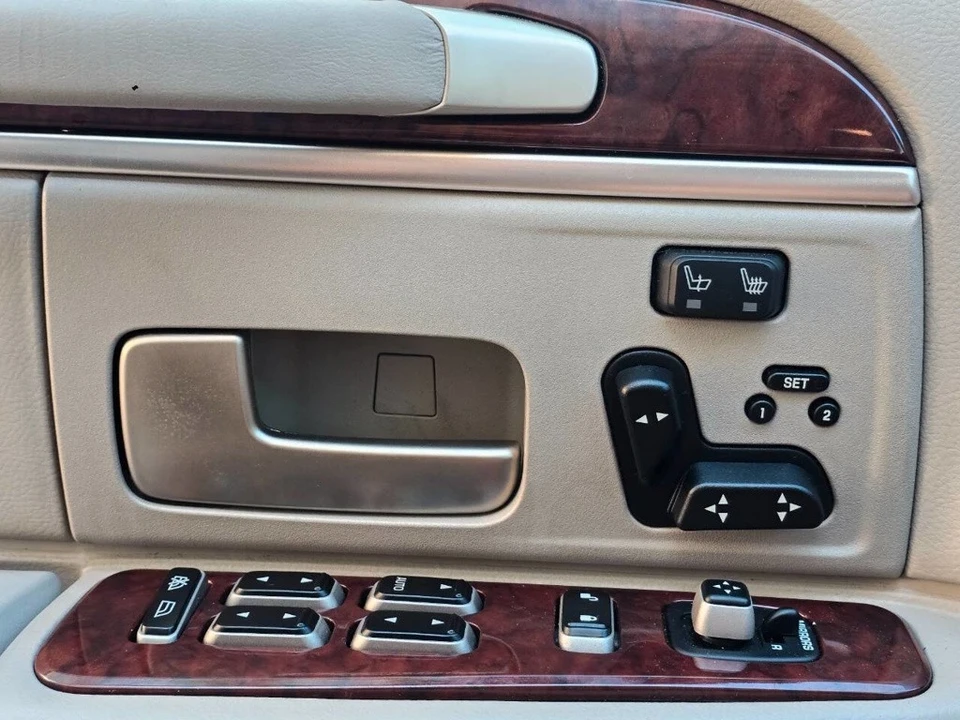 2003 Lincoln Town Car - Image 20 of 21
