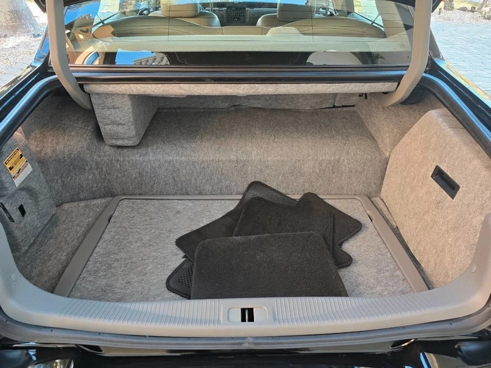 2003 Lincoln Town Car - Image 11 of 21