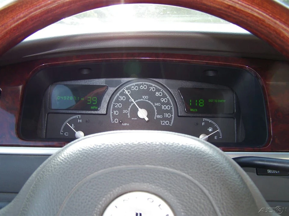 2003 Lincoln Town Car - Image 12 of 12