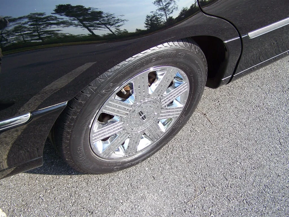 2003 Lincoln Town Car - Image 20 of 21