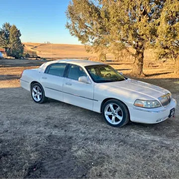 2003 Lincoln Town Car Cartier