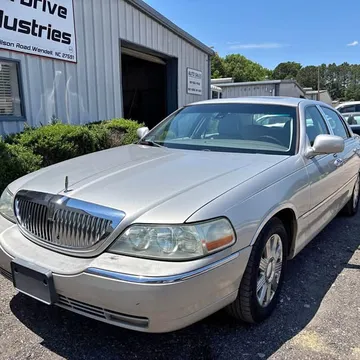 2003 Lincoln Town Car Cartier