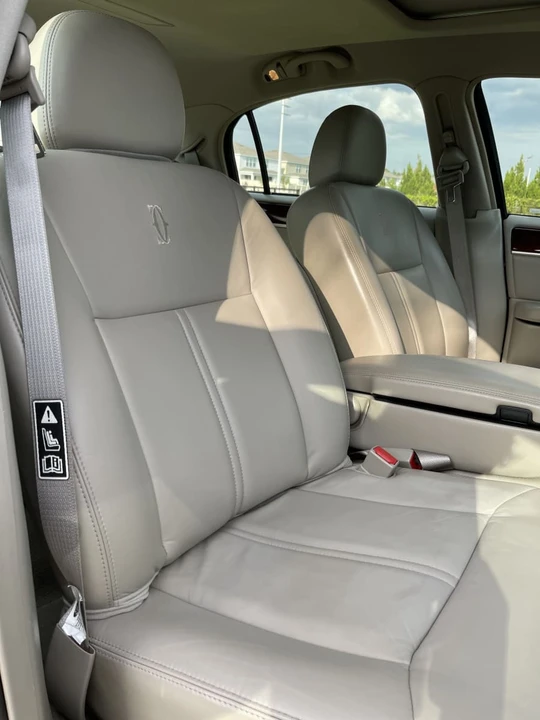 2003 Lincoln Town Car - Image 13 of 16