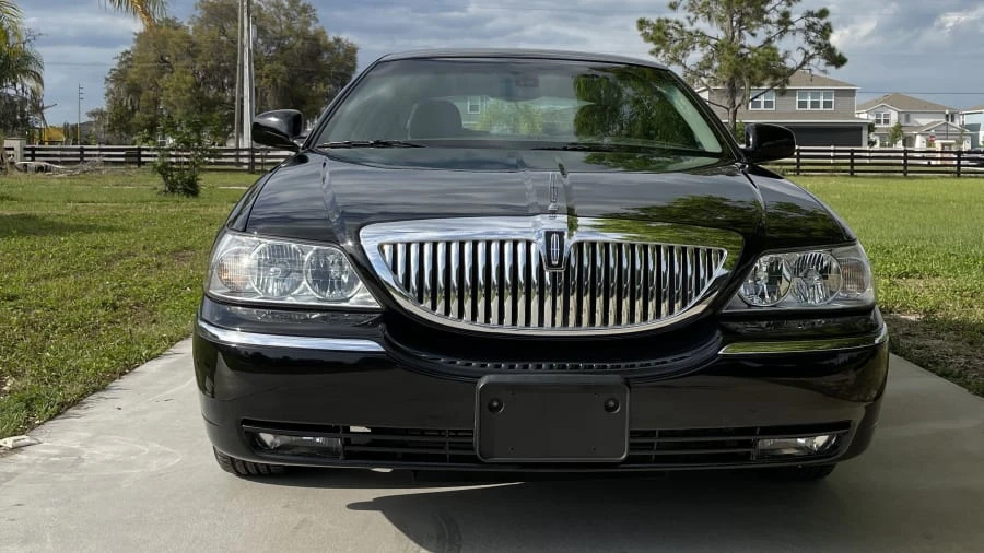2003 Lincoln Town Car - Image 4 of 16
