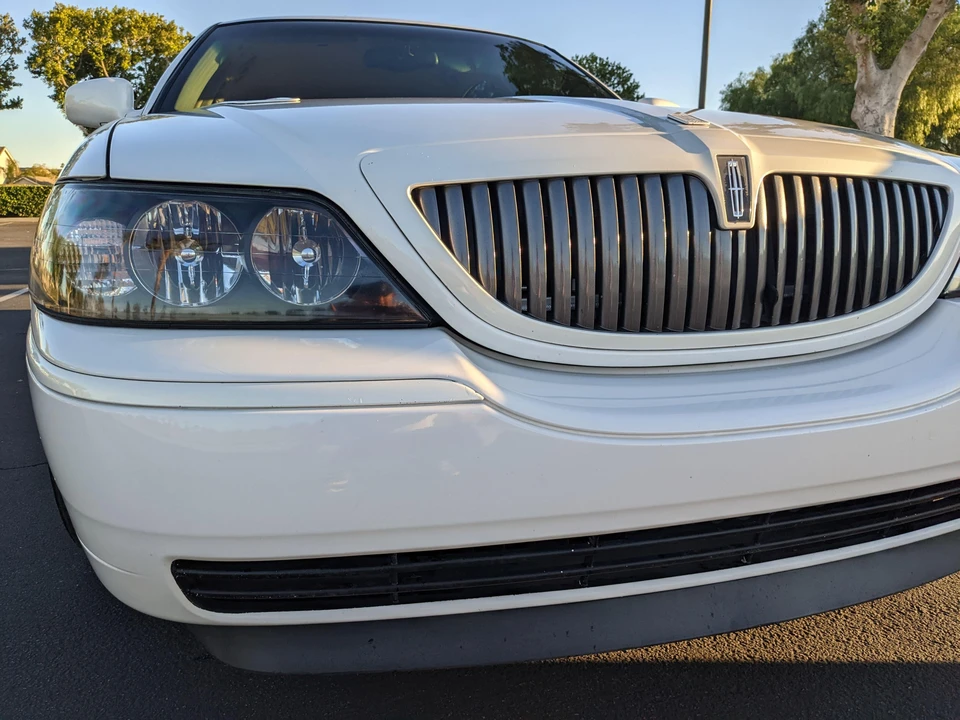 2003 Lincoln Town Car - Image 17 of 31