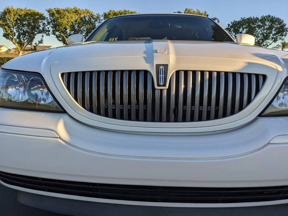 2003 Lincoln Town Car - Image 21 of 31