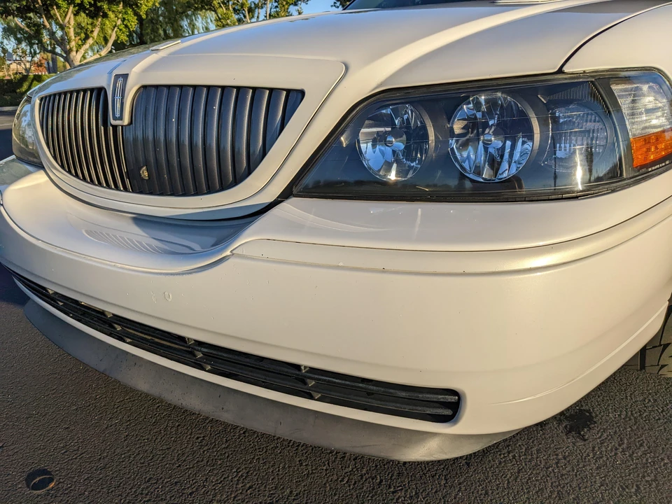 2003 Lincoln Town Car - Image 24 of 31