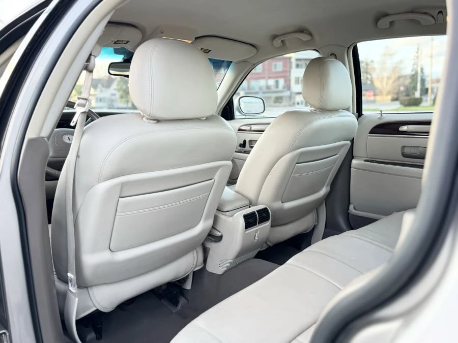 2003 Lincoln Town Car - Image 22 of 29