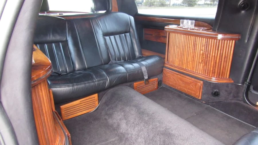 2003 Lincoln Town Car - Image 5 of 9