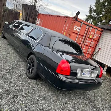2003 Lincoln Town Car