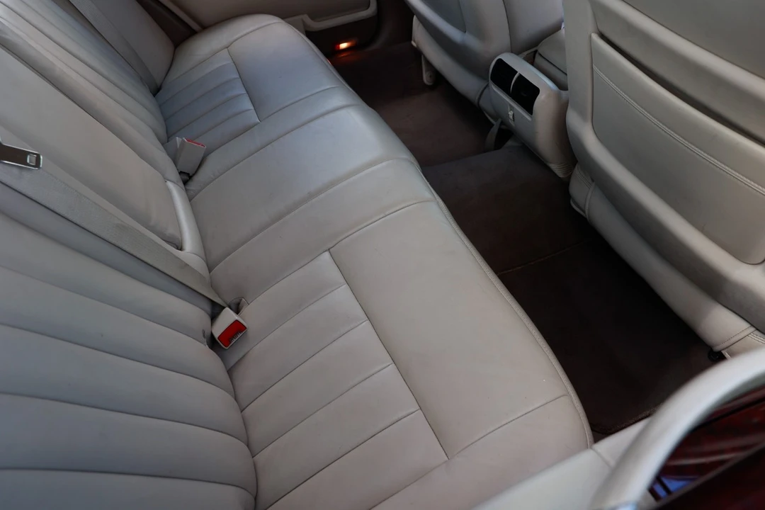 2003 Lincoln Town Car - Image 12 of 12