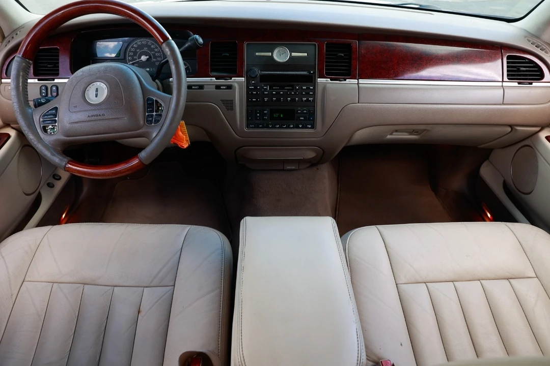 2003 Lincoln Town Car - Image 21 of 21