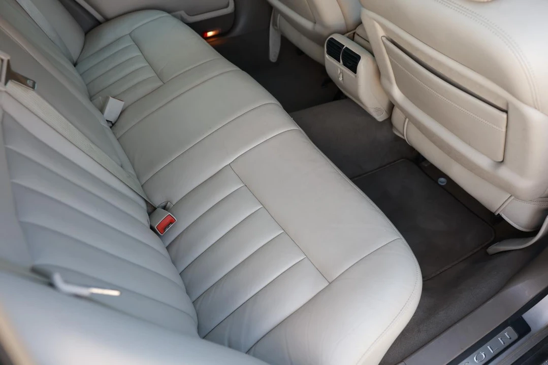2003 Lincoln Town Car - Image 14 of 31