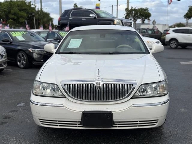 2003 Lincoln Town Car - Image 12 of 21