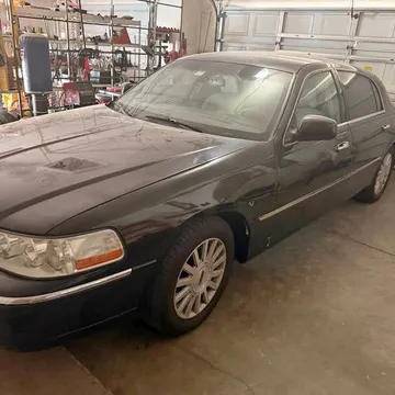 2003 Lincoln Town Car Signature Limited