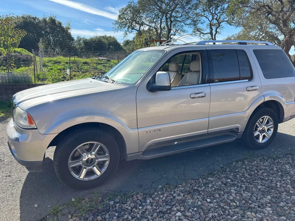 2003 Lincoln Aviator 1st Gen - Image 2 of 11
