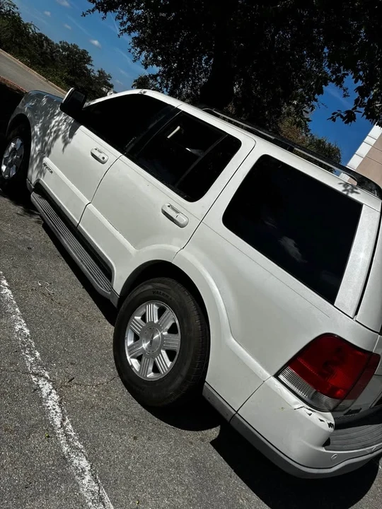 2003 Lincoln Aviator 1st Gen - Image 2 of 3