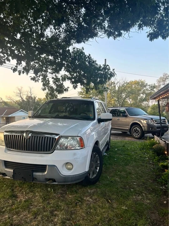 2003 Lincoln Navigator 2nd Gen - Image 2 of 5