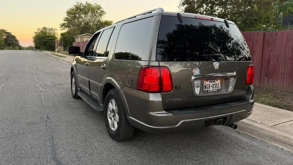 2003 Lincoln Navigator 2nd Gen - Image 6 of 9