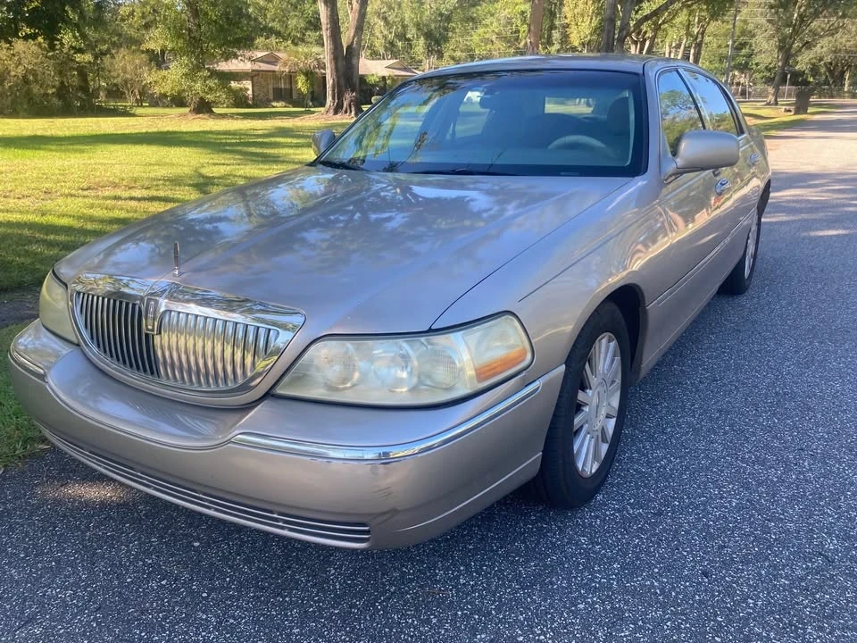 2003 Lincoln Town Car - Image 4 of 7