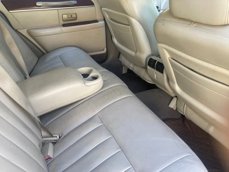 2003 Lincoln Town Car - Image 5 of 7