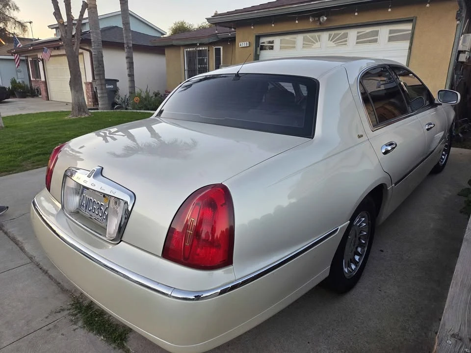 2003 Lincoln Town Car - Image 13 of 14