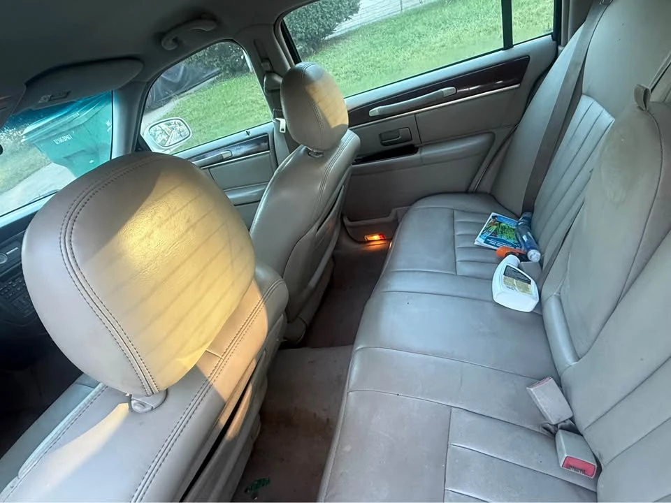 2003 Lincoln Town Car - Image 8 of 8