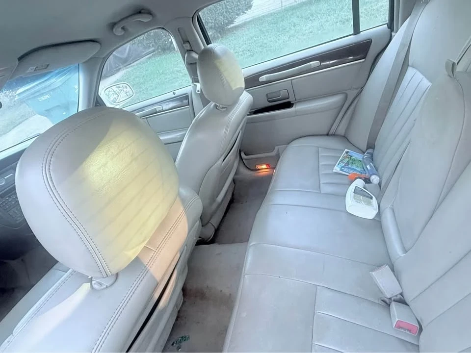 2003 Lincoln Town Car - Image 7 of 7