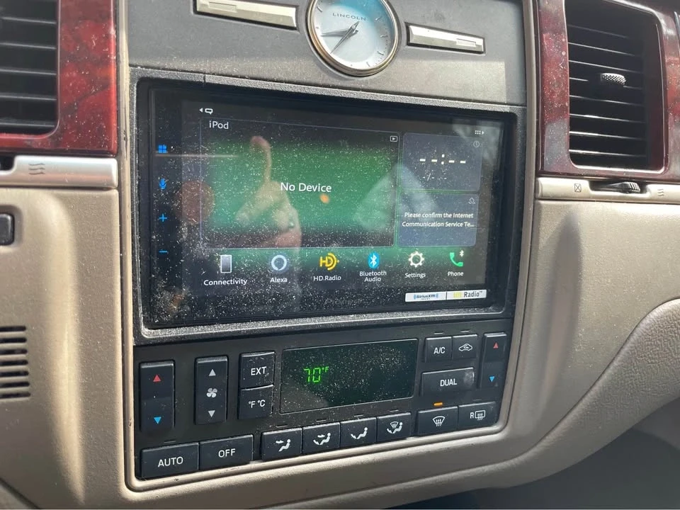 2003 Lincoln Town Car - Image 7 of 7