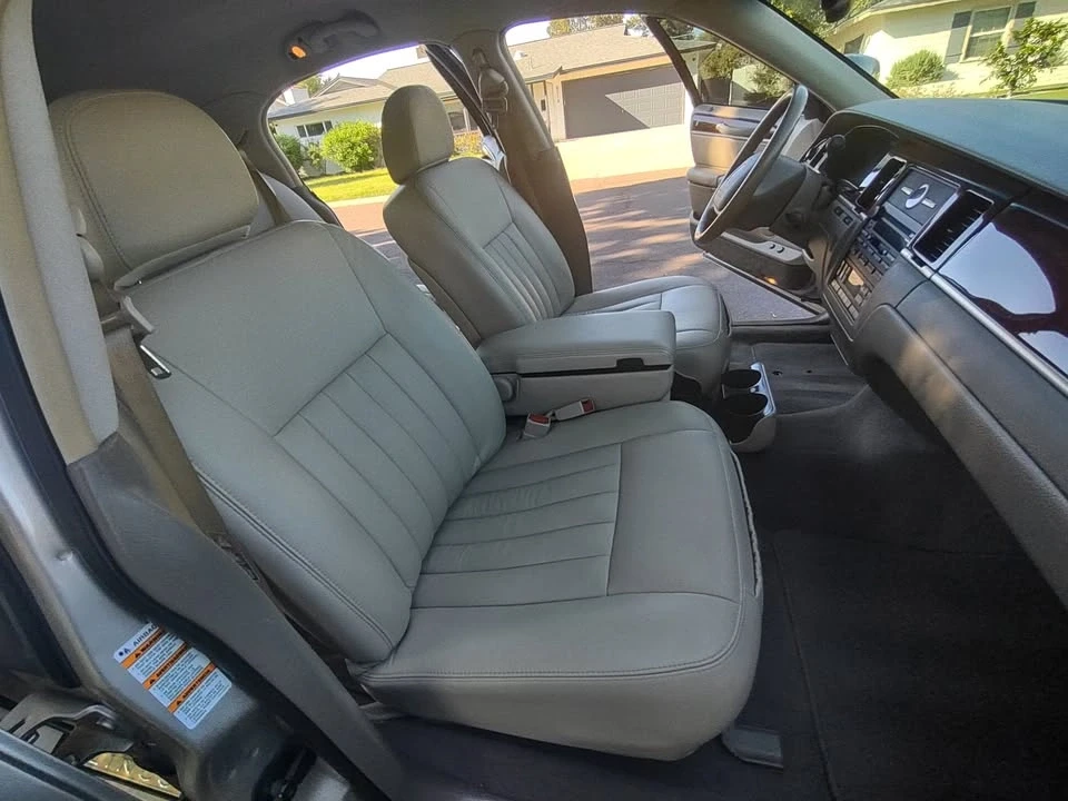 2003 Lincoln Town Car - Image 12 of 20