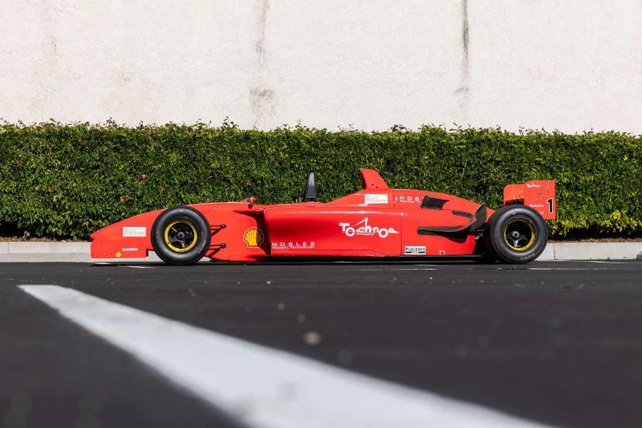 2003 Lola - Image 2 of 28