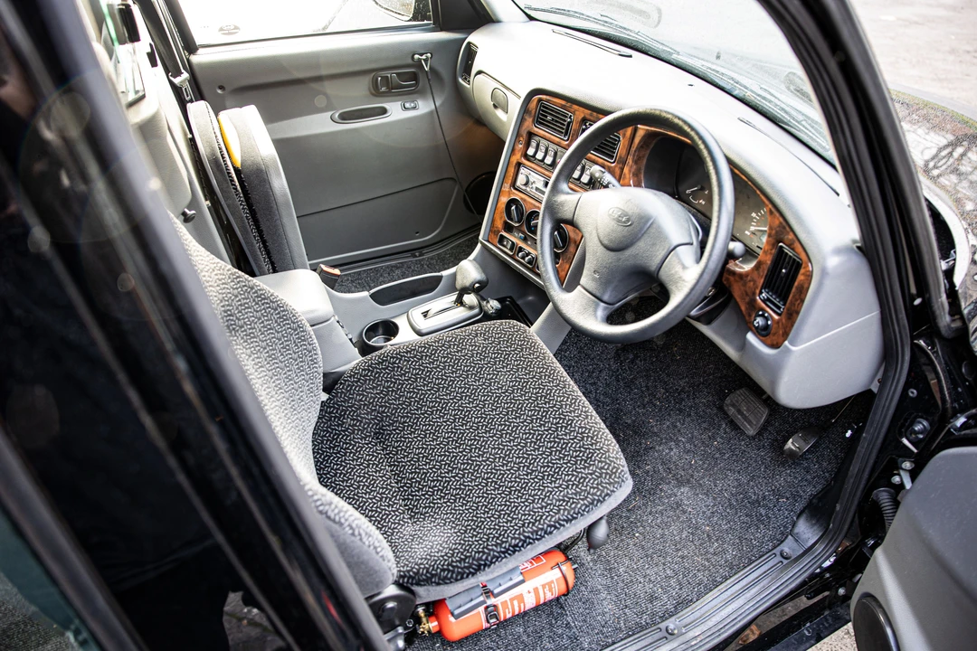 2003 LTI - Image 4 of 6