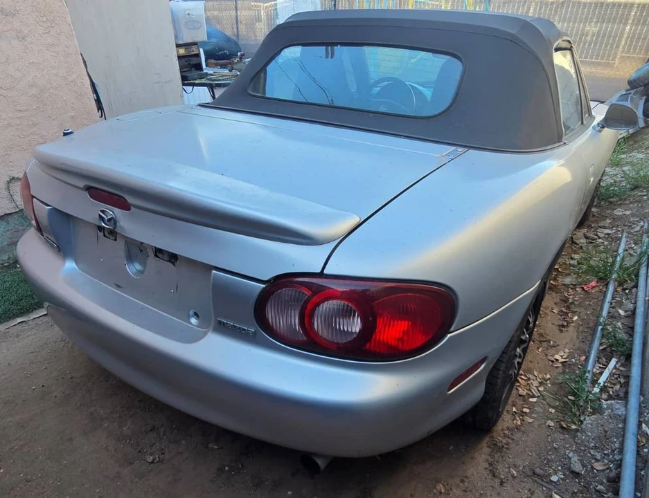 2003 Mazda NB MX-5 Miata - Image 4 of 17