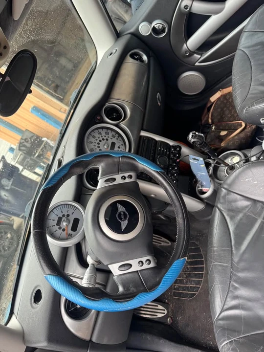 2003 Mini Mini Cooper S 1st Gen - Image 5 of 6