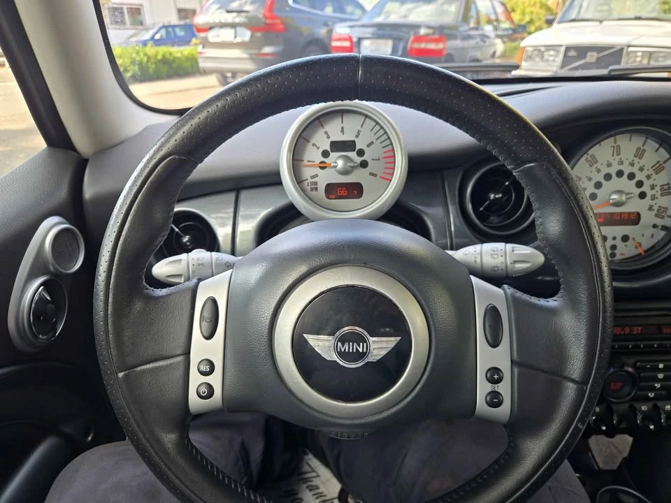 2003 Mini Mini Cooper S 1st Gen - Image 9 of 12